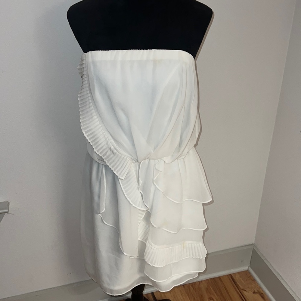 BCBGeneration Chalk white Ruffle Strapless Mini‎ Dress Size L